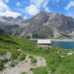 Lünerseealpe mit Lünersee und Seekopf.