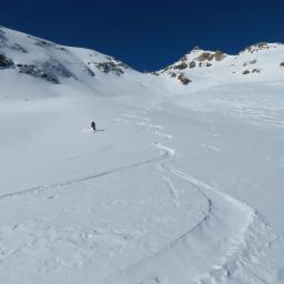 Schöne Skiabfahrt im butterweichen Firn am Julier